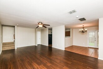 205 Cres Ridge Dr in Fort Worth, TX - Building Photo - Building Photo