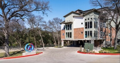 1800 S I- 35 Service Rd in Austin, TX - Building Photo - Building Photo