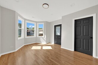 714 W 48th Pl in Chicago, IL - Foto de edificio - Building Photo