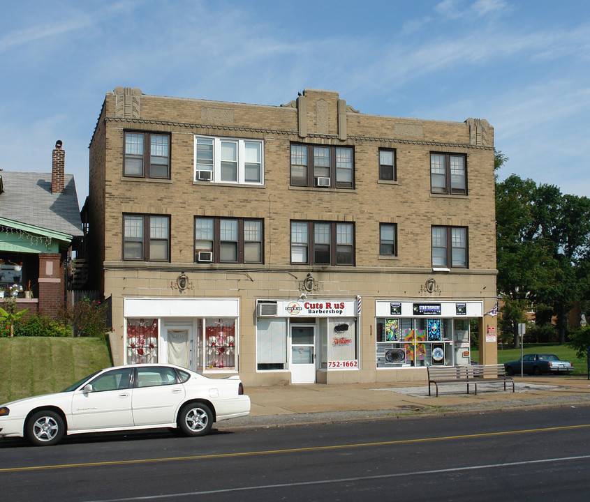 5001 S Grand Blvd in St. Louis, MO - Building Photo