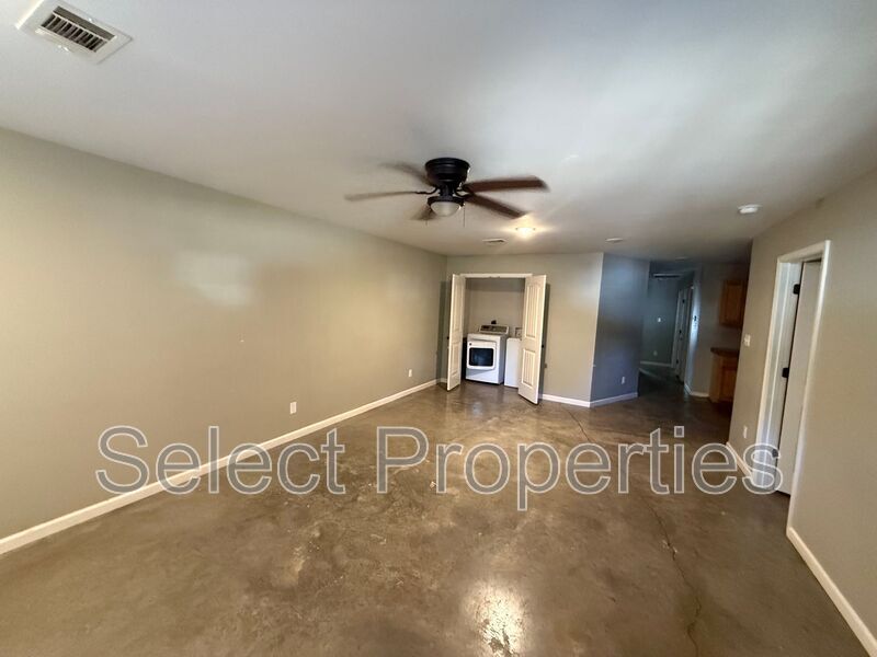 650 W Monroe Ave in Jonesboro, AR - Building Photo