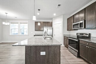 210 Ilderton St in Summerville, SC - Foto de edificio - Building Photo