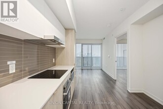138-4138 Downes St in Toronto, ON - Building Photo - Building Photo