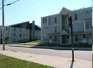 Bayside Terrace in Portland, ME - Foto de edificio - Building Photo