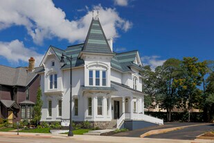 28 Jefferson Ave SE, Unit B