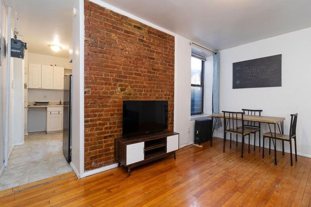 1617 3rd Ave in New York, NY - Building Photo