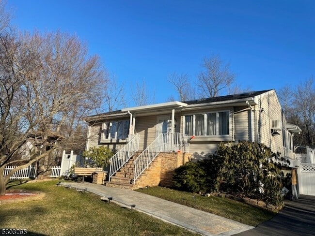 property at 5 Wagon Wheel Rd