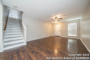 423 Golden Walk in San Antonio, TX - Building Photo - Building Photo
