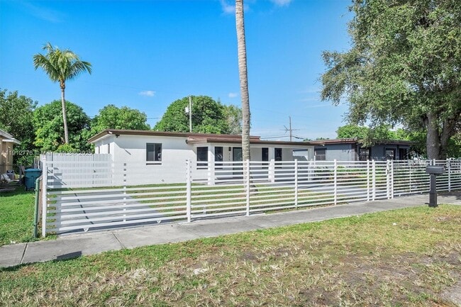 11730 NW 3rd Ave in Miami, FL - Building Photo - Building Photo
