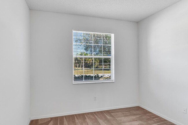 29 Big Bear Ln in Palm Coast, FL - Building Photo - Building Photo