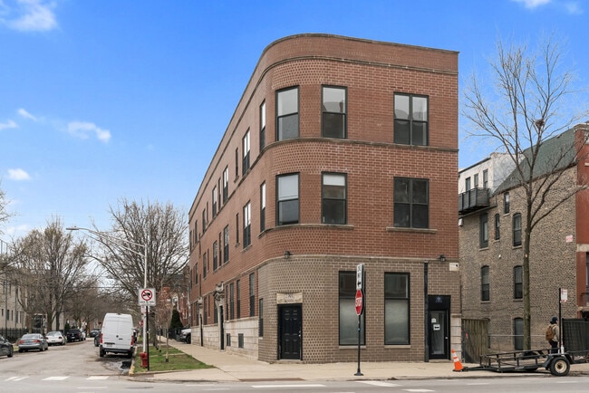 property at 2701 W Augusta Blvd