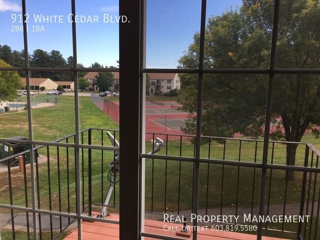 912 White Cedar Blvd in Portsmouth, NH - Building Photo - Building Photo