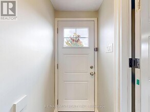 187 Broken Oak Crescent in Kitchener, ON - Building Photo - Building Photo