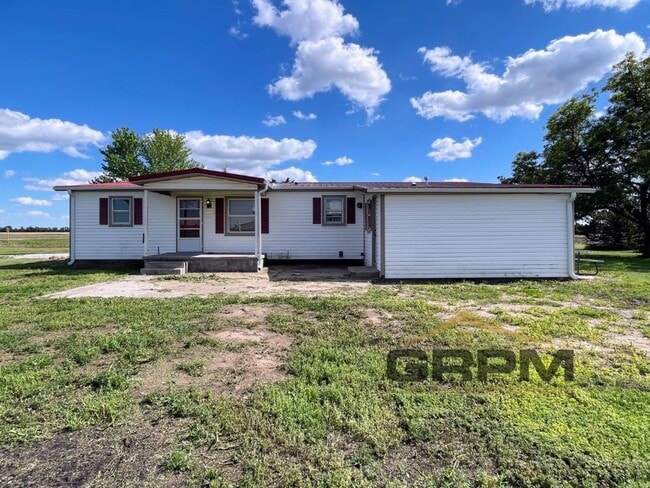 property at 4007 S Whiteside Rd