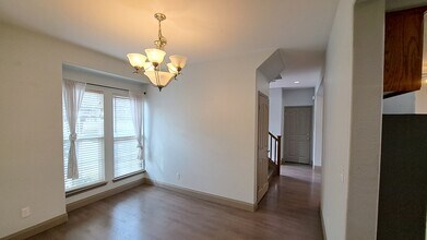5424 Knotty Pine Way in Sacramento, CA - Foto de edificio - Building Photo