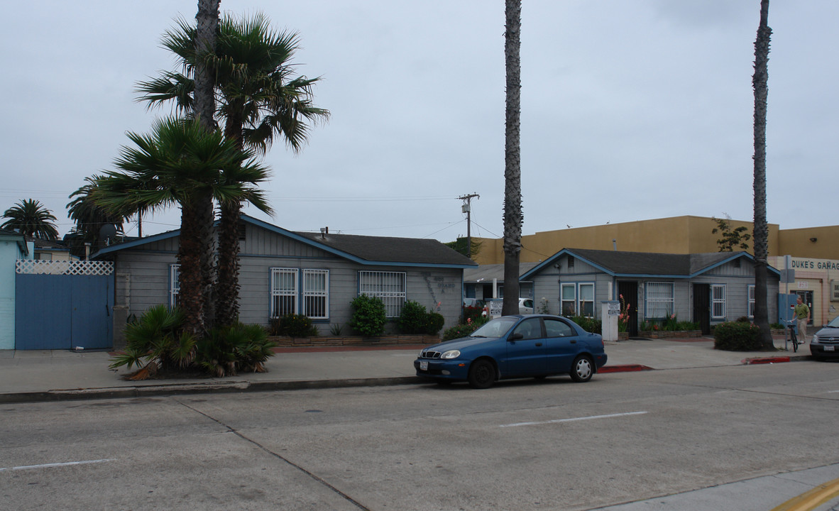 861-865 Grand Ave in San Diego, CA - Foto de edificio