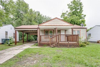 516 E Rickenbacker Dr in Midwest City, OK - Building Photo - Building Photo