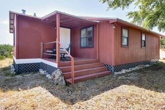 7445 McGregor Ln, Unit 1 in Dripping Springs, TX - Building Photo - Building Photo