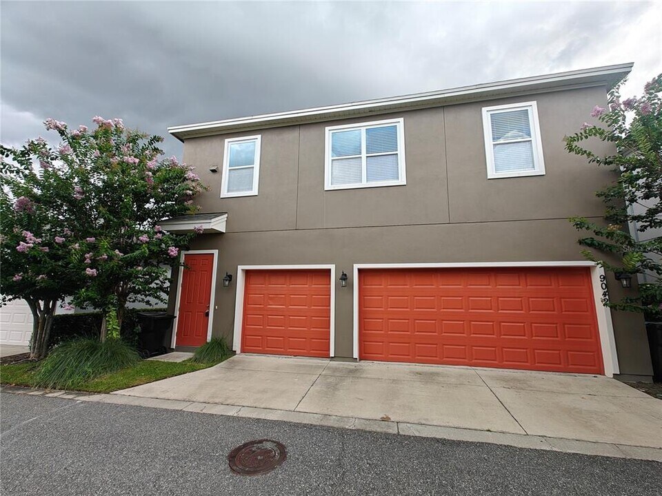 9042 Yonath St in Orlando, FL - Building Photo