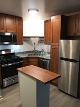 1013 St Paul St, Unit 3F in Baltimore, MD - Building Photo - Building Photo