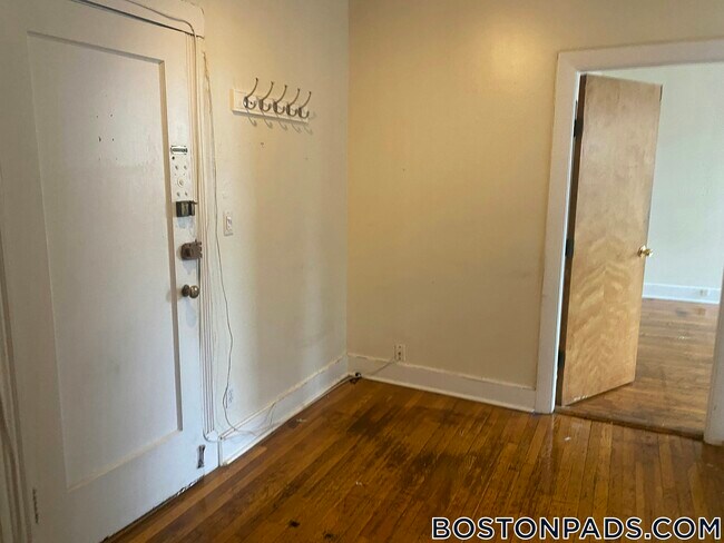 126 Warren St