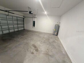 207 Aqua Ave in Davenport, FL - Foto de edificio - Building Photo