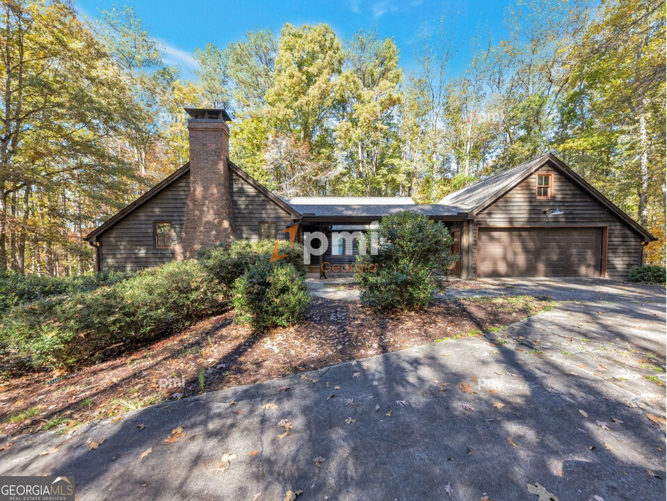 9995 Rivertown Rd in Fairburn, GA - Building Photo