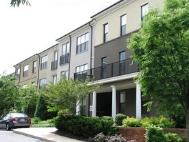 750 Walker Square in Charlottesville, VA - Building Photo