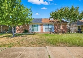 4526 Carr St in The Colony, TX - Building Photo