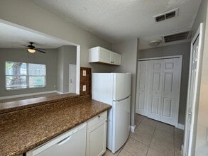 1143 Fremont Park Ave in Orlando, FL - Building Photo - Building Photo