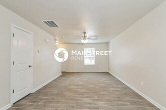 2313 Deerbrook Frst Ln in Greensboro, NC - Building Photo - Building Photo