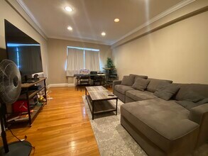 93 Strathmore Rd, Unit 1 in Boston, MA - Building Photo - Building Photo