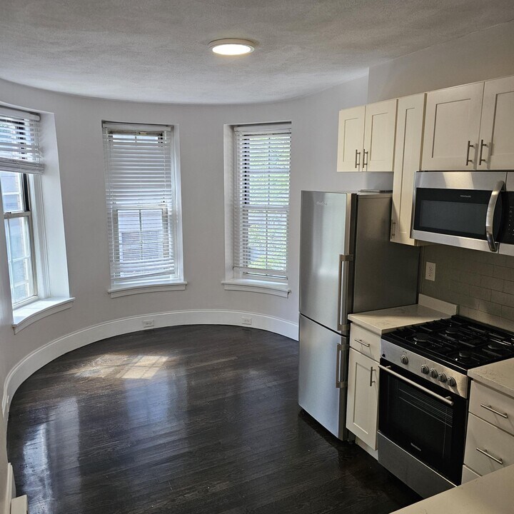 10 Clearway St, Unit 4 in Boston, MA - Building Photo