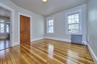 125 Winsor Ave in Watertown, MA - Building Photo - Building Photo