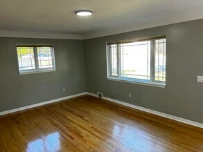 1643 Fairview Ave in Royal Oak, MI - Building Photo - Building Photo