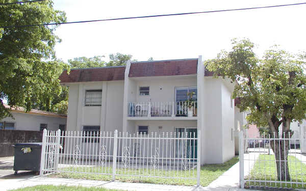 1118 NW 5th St in Miami, FL - Building Photo - Building Photo