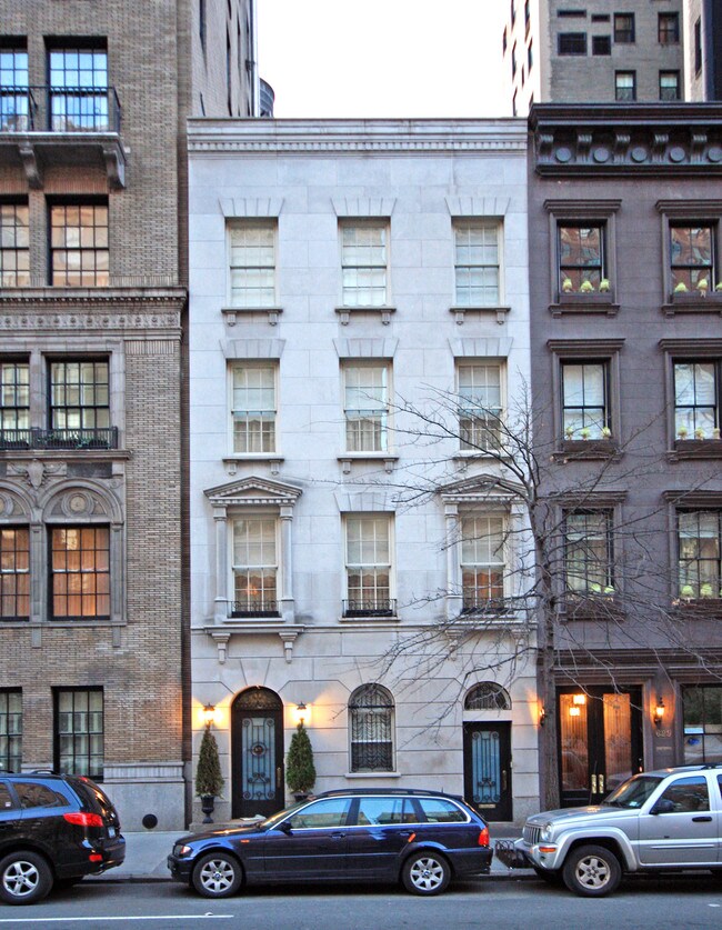 631 Park Ave in New York, NY - Building Photo - Building Photo