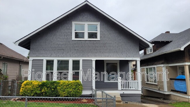 property at 322 SE Pitzer St