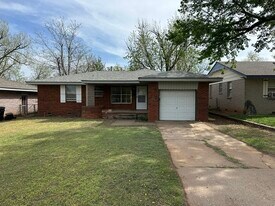 904 Westchester Dr in Oklahoma City, OK - Building Photo