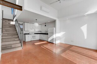 200 Cornell Dr in Albuquerque, NM - Building Photo