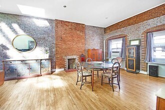 318 W 14th St in New York, NY - Foto de edificio - Building Photo