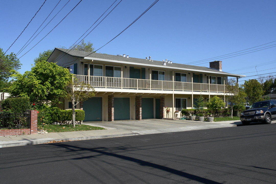 435 Buckeye St in Redwood City, CA - Building Photo