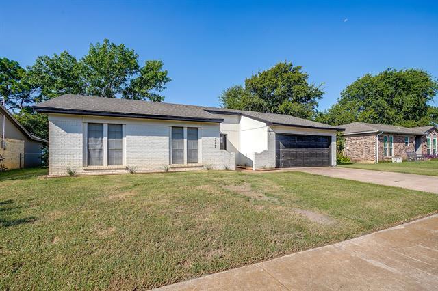 317 NW Suzanne Terrace in Burleson, TX - Building Photo - Building Photo