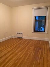 39 Saint Paul St, Unit 2 in Brookline, MA - Building Photo - Building Photo