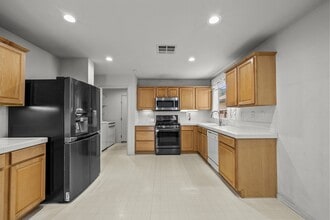 13149 Alta Vista Way in Sylmar, CA - Building Photo - Building Photo