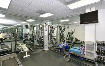 250 180th Dr, Unit 508 in Sunny Isles Beach, FL - Building Photo - Building Photo