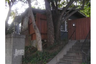 1250 Huntington Dr in South Pasadena, CA - Foto de edificio - Other