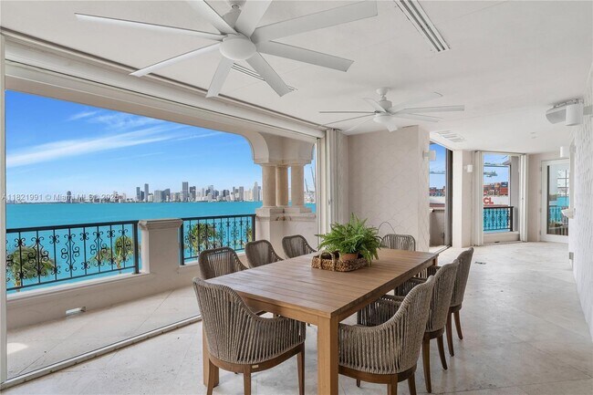 5242 Fisher Island Dr, Unit 5242 in Miami Beach, FL - Foto de edificio - Building Photo