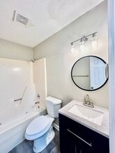 2 Bed/1.5 Bath Apartment-Rossville, GA in Rossville, GA - Foto de edificio - Interior Photo