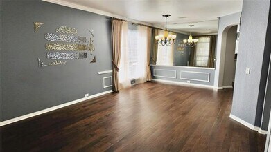 18743 Gibbons Dr in Dallas, TX - Building Photo - Building Photo